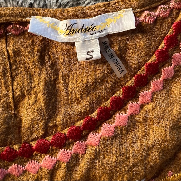 Andree by Unit Embroidered Blouse Large - Picture 8 of 9